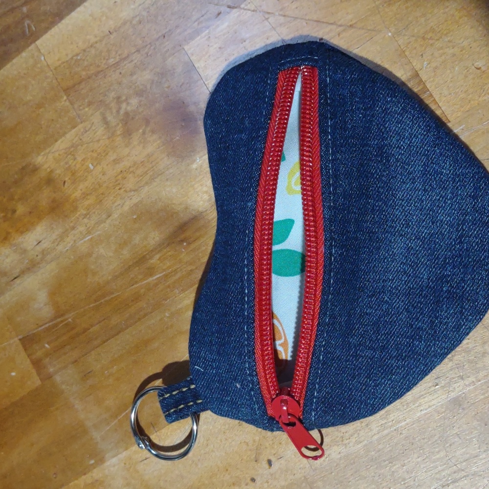 Handmade Upcycled Heart-Shaped Denim Purse 3 - Picture 4 of 4
